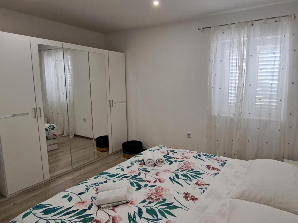 Apartmani Pina 2 Kaštela Exteriér fotografie