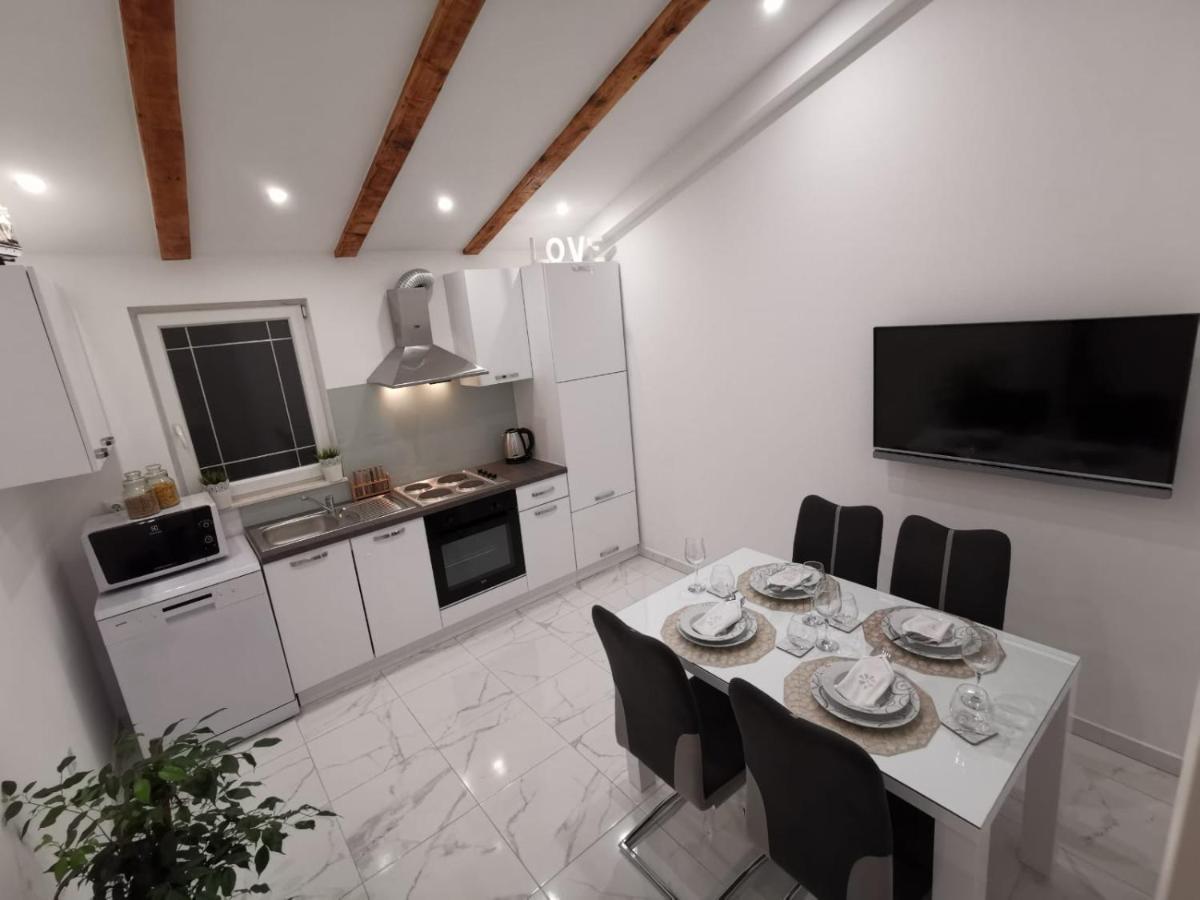 Apartmani Pina 2 Kaštela Exteriér fotografie